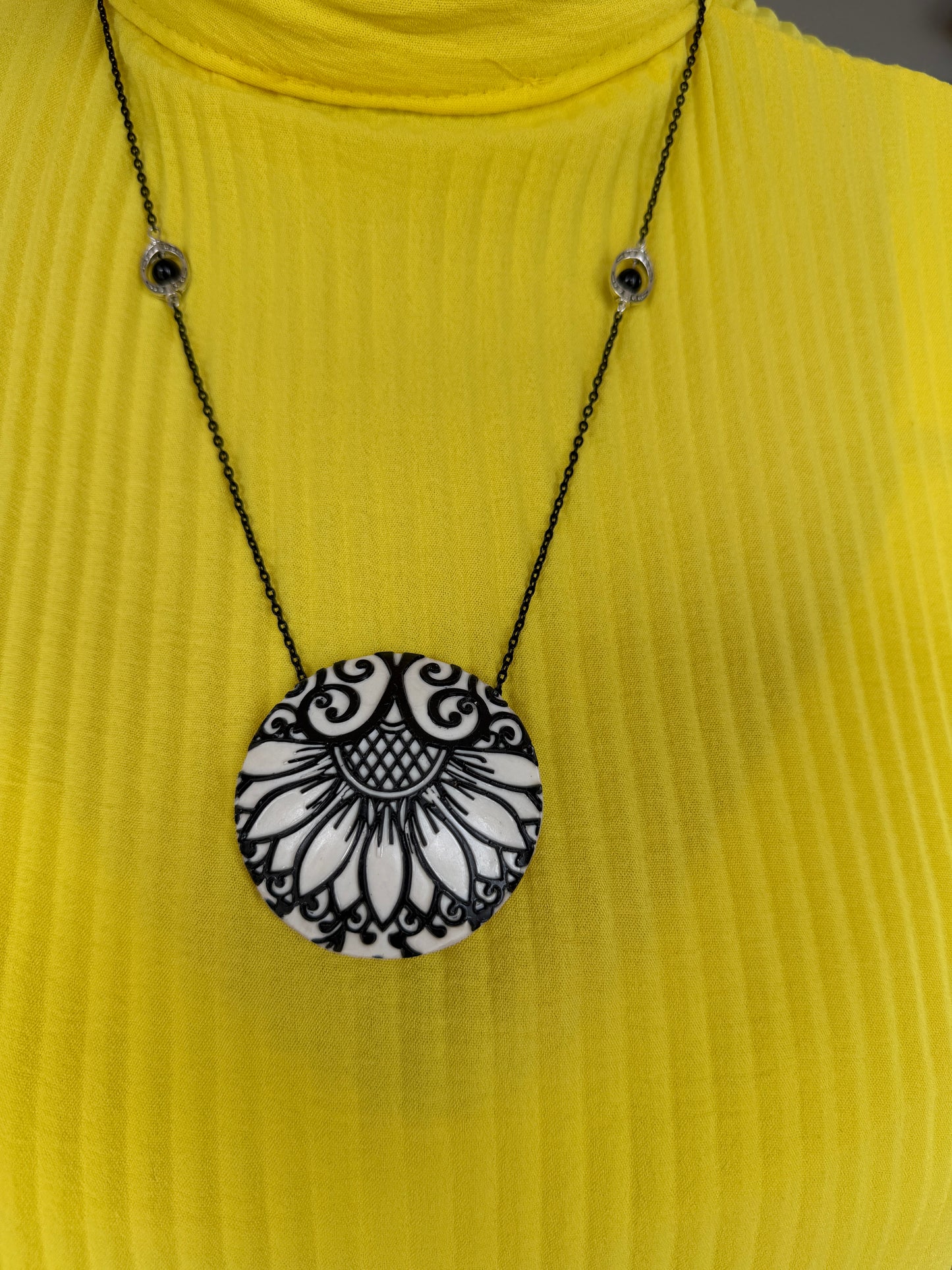 Monochrome Bloom - Necklace and Earring Set